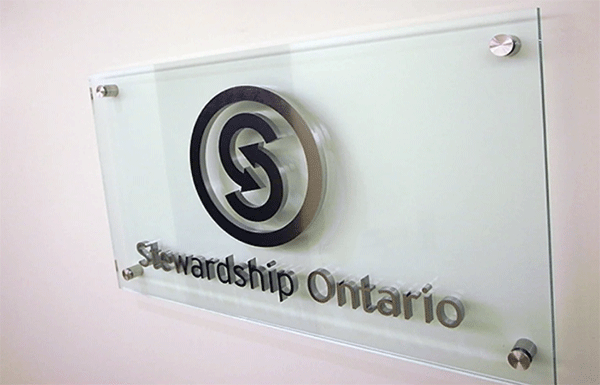 亞克力發(fā)光字打造醒目廣告牌，讓人久久難忘