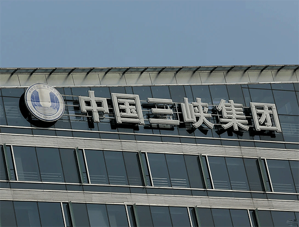 樓頂大型發(fā)光字制作安裝報(bào)價(jià)方案，可私咨詢哦