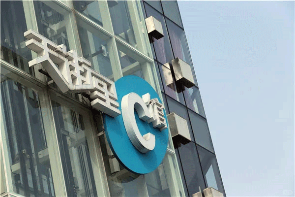 樓頂大型發(fā)光字制作安裝報(bào)價(jià)方案，可私咨詢哦